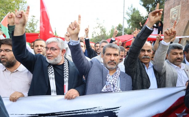 Başkan Delioğlu ve Yönetiminden Gazze’ye Destek Yürüyüşü