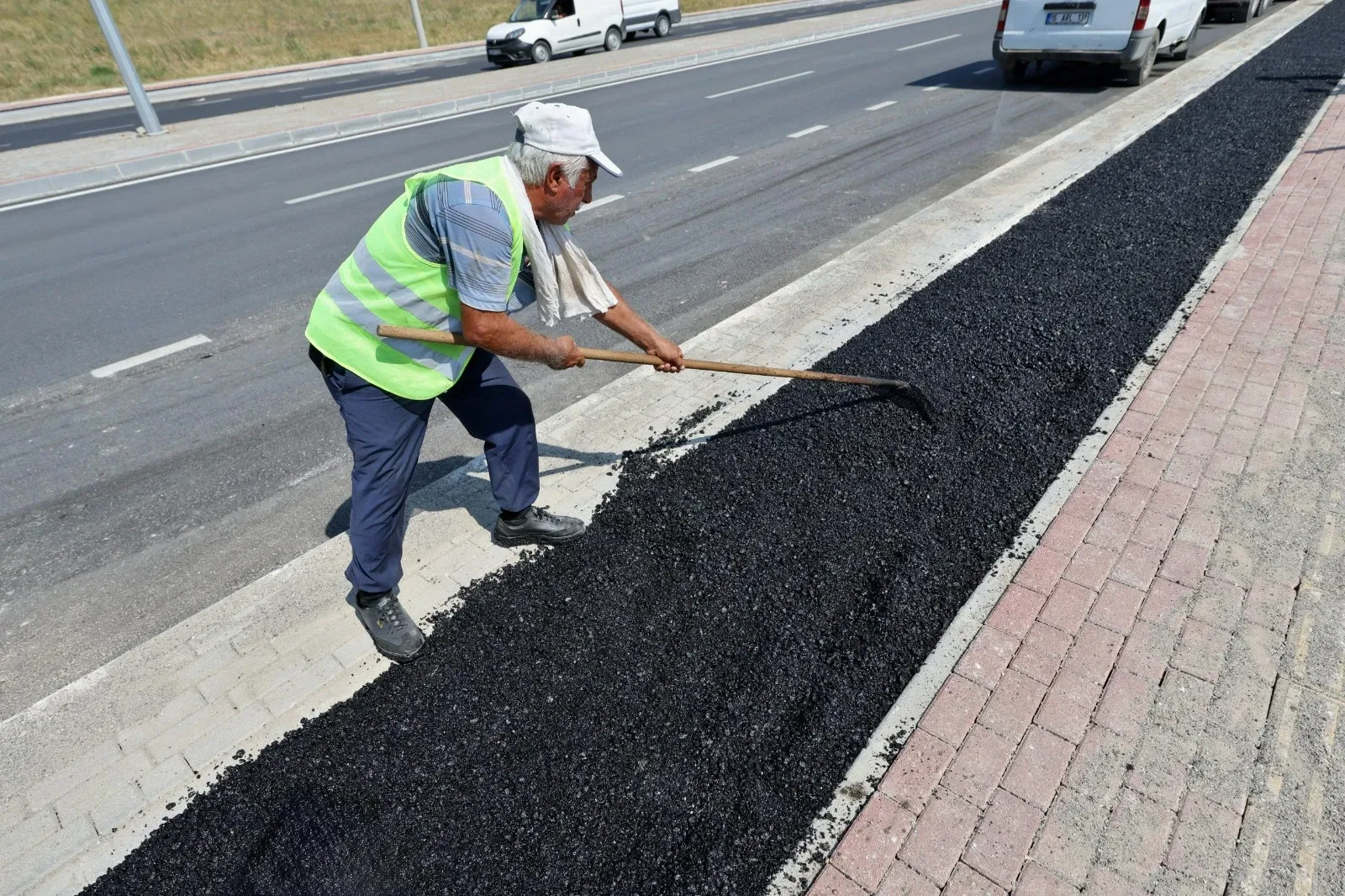 Bursa’da yenilenen Atlıçayır Bulvarı’na 800 metrelik bisiklet yolu