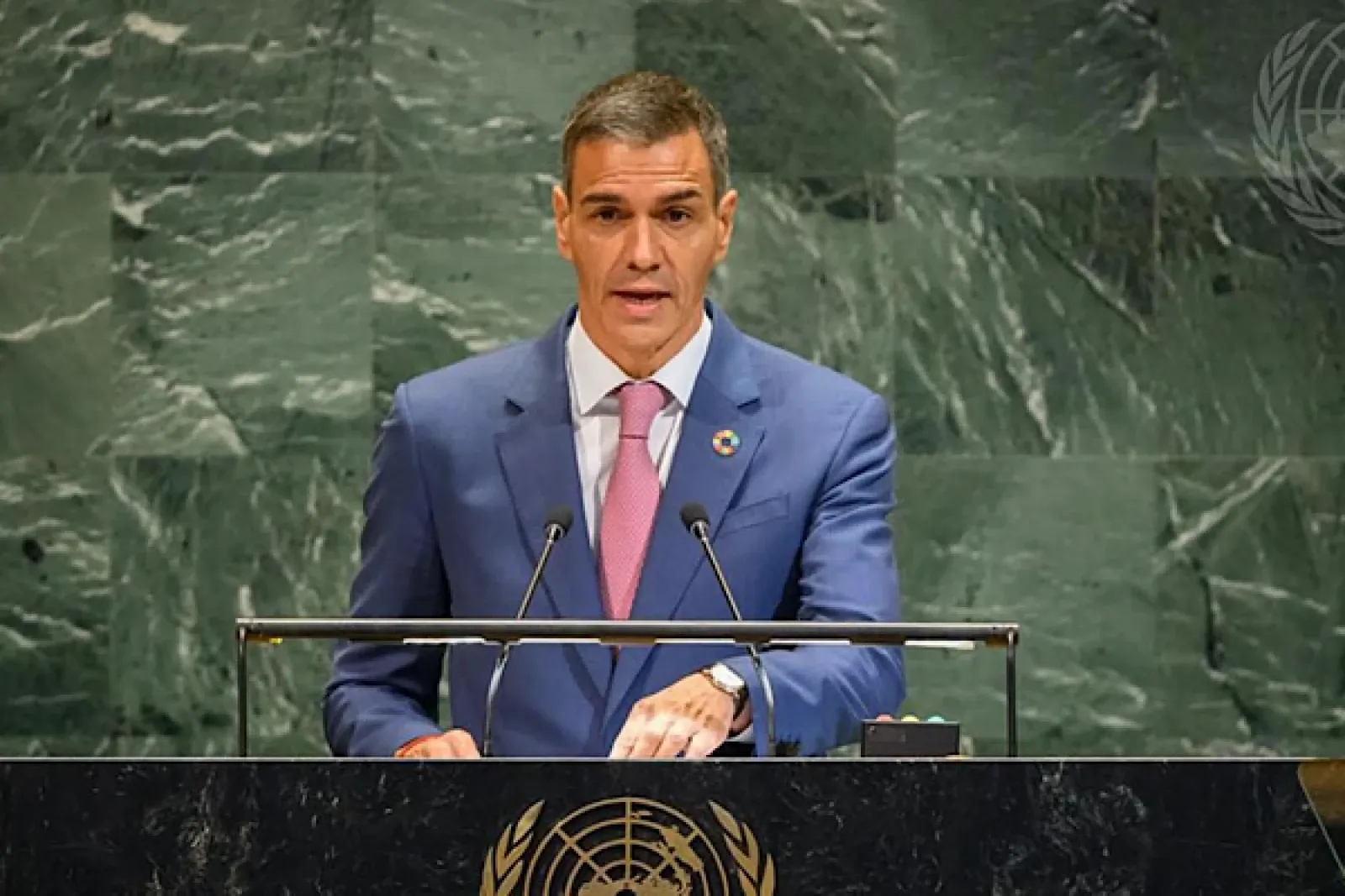 Sanchez, Extremadura ve Asturias’ın özel günlerini kutladı
