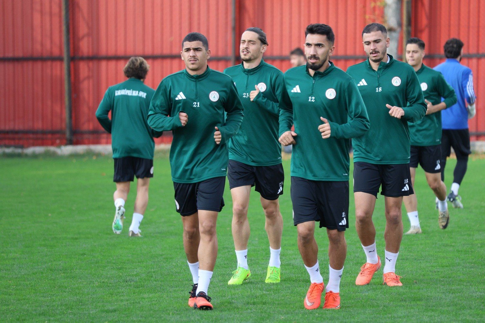 Karaköprü Belediyespor, Kırşehir FK Maçı Hazırlıklarını Sürdürüyor