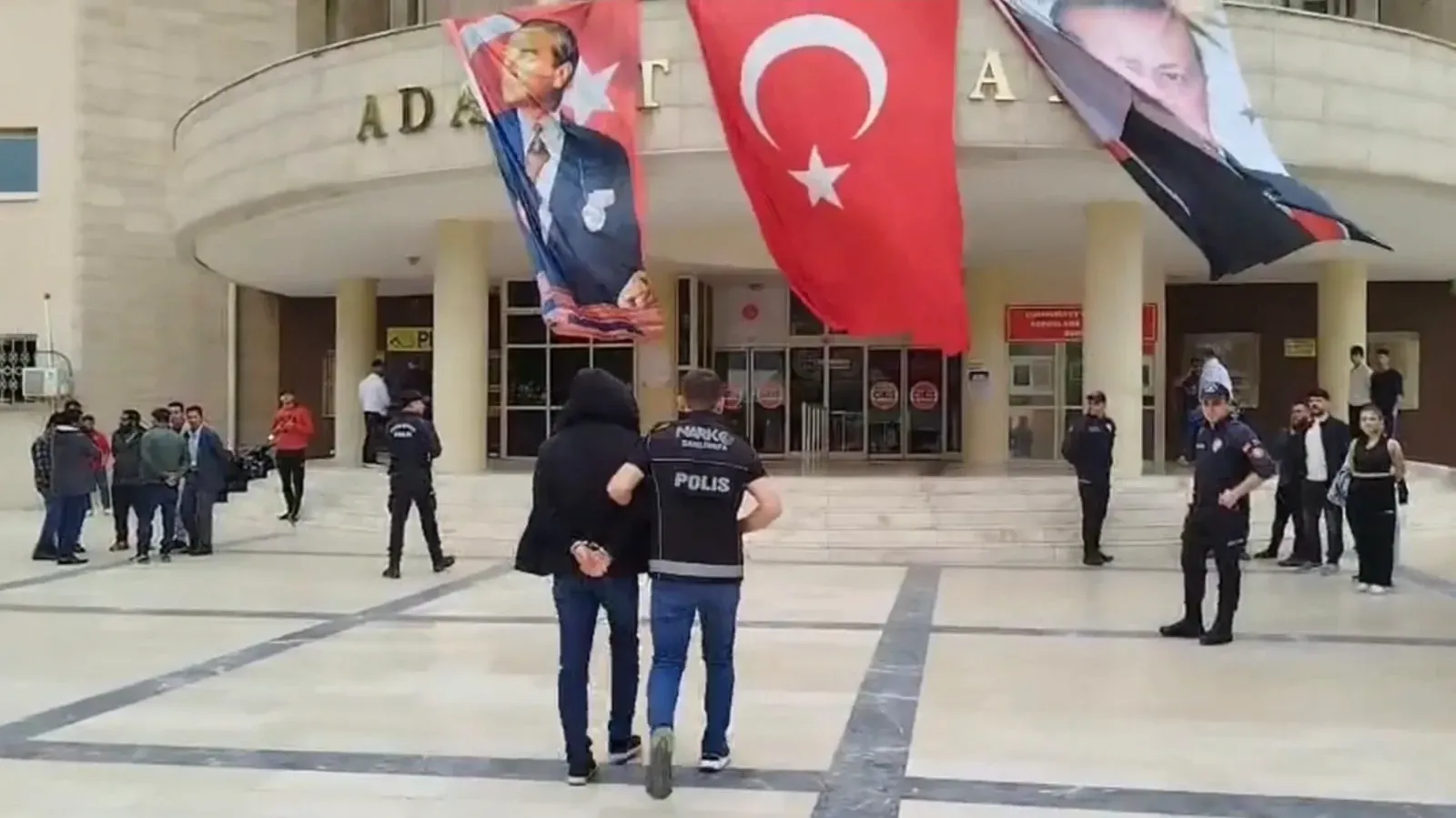 Ticari Takside 2 Kilo 100 Gram Skunk Ele Geçirildi: 1 Tutuklama